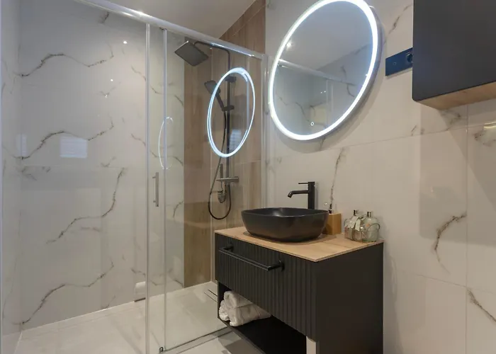 Vela Mala * Kaštela